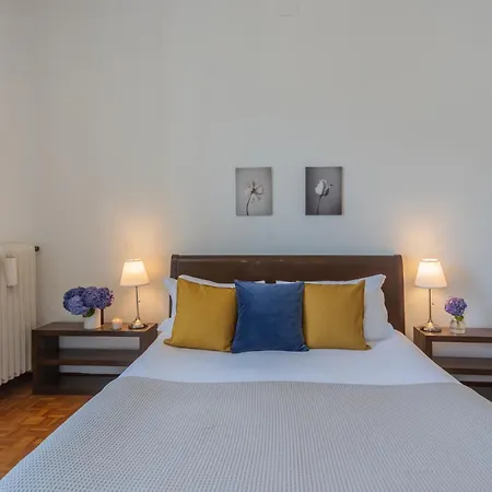 Chiara With Private Garden By Rent Moltrasio