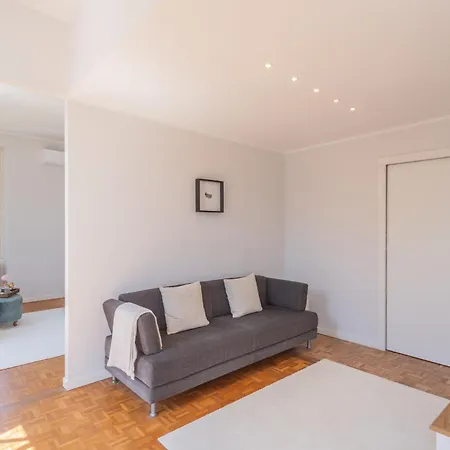 Chiara With Private Garden By Rent