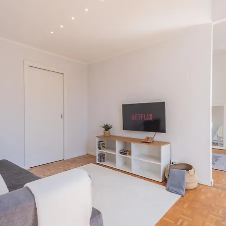 Chiara With Private Garden By Rent Villa *