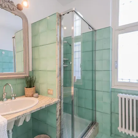 Chiara With Private Garden By Rent Villa Moltrasio