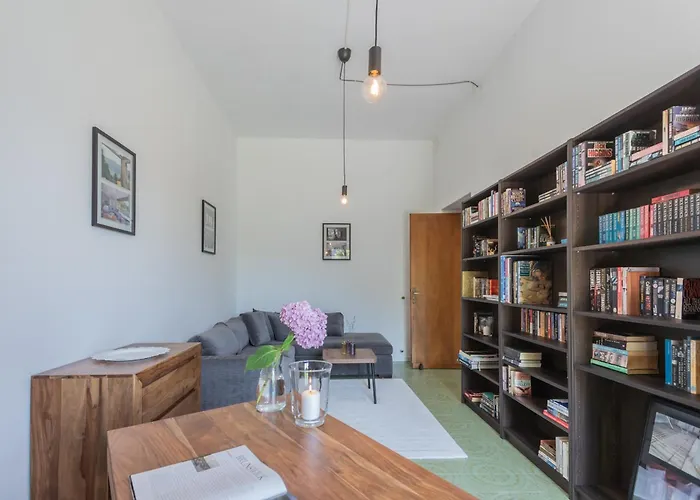 Chiara With Private Garden By Rent