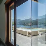 Chiara With Private Garden By Rent Villa Moltrasio