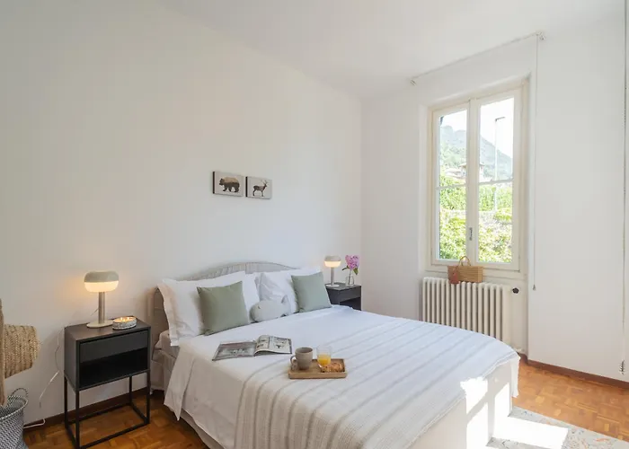 Chiara With Private Garden By Rent Moltrasio