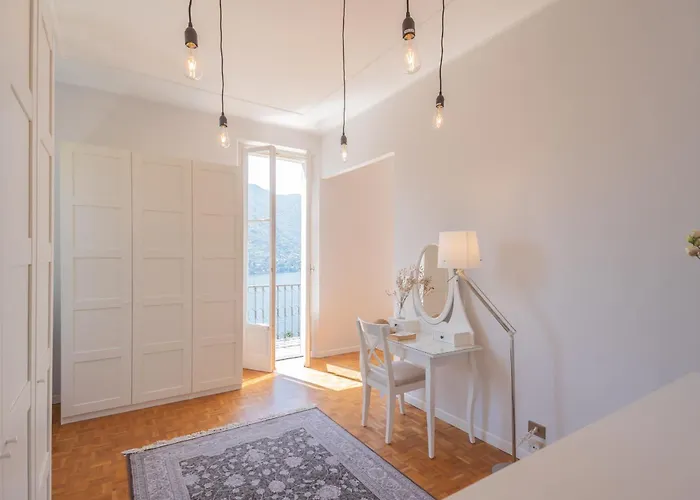 Chiara With Private Garden By Rent * Moltrasio