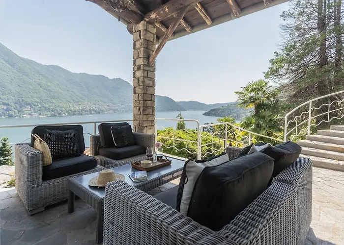 Chiara With Private Garden By Rent * Moltrasio