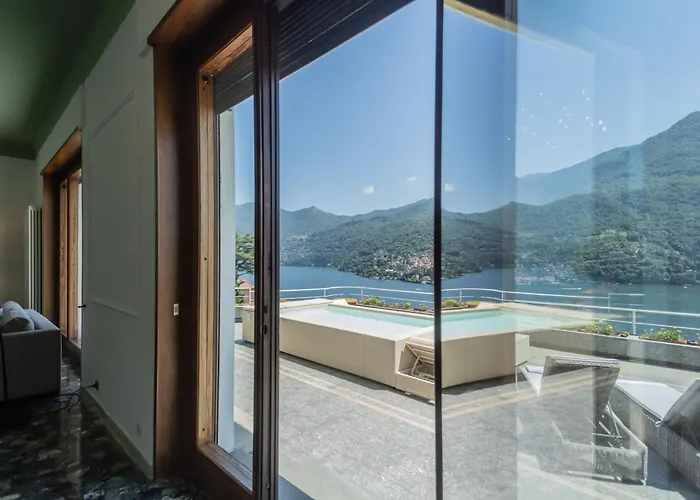 Chiara With Private Garden By Rent Villa Moltrasio